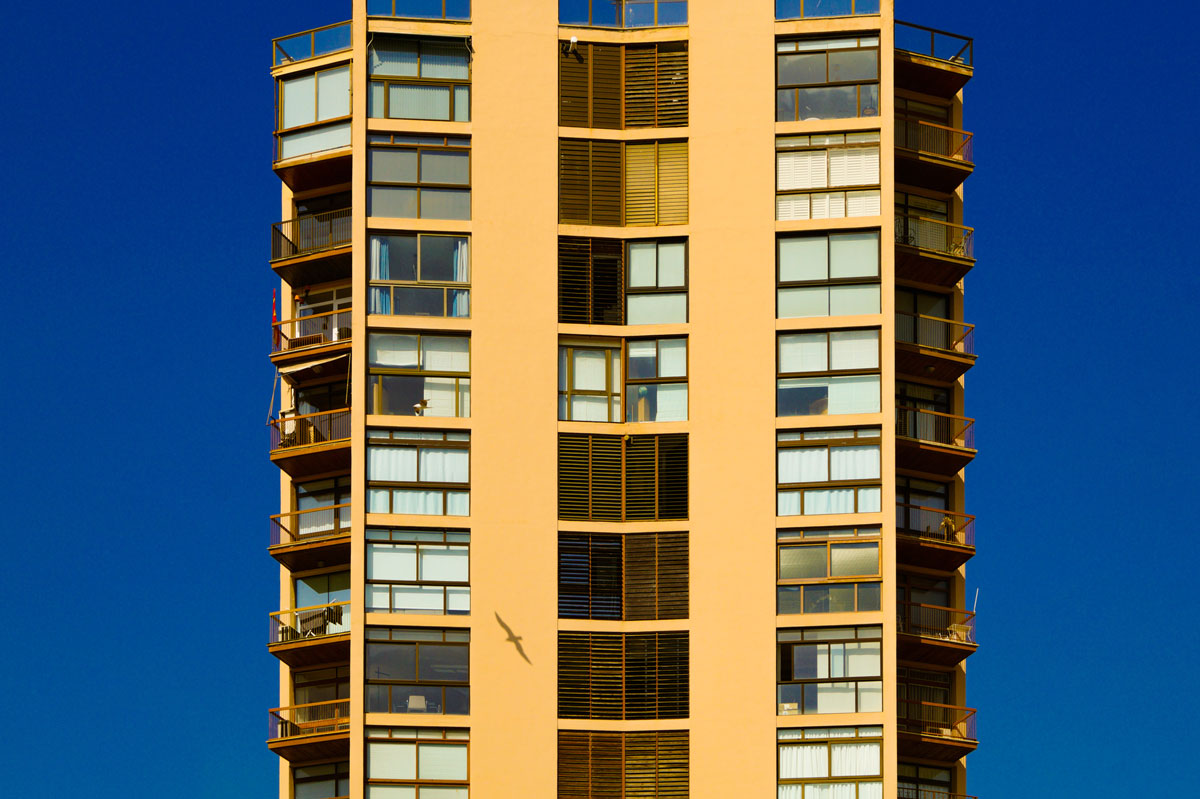 fachada_edificio_amarillo